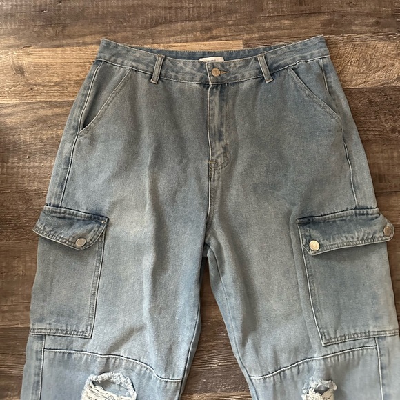 High Waisted Cargo Jeans - Picture 5 of 12